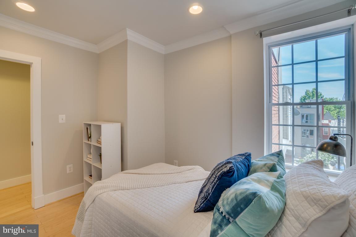 1126 Columbia Road Northwest, Unit 4 Washington, DC 20009 - Photo 29 of 44
