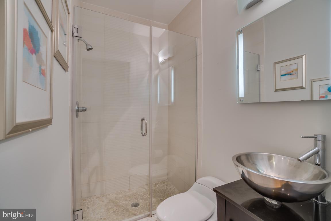 1126 Columbia Road Northwest, Unit 4 Washington, DC 20009 - Photo 31 of 44