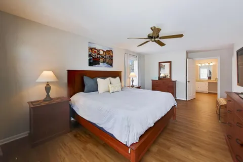 $489,000 | 2446 Lawson Boulevard, Gurnee, IL 60031