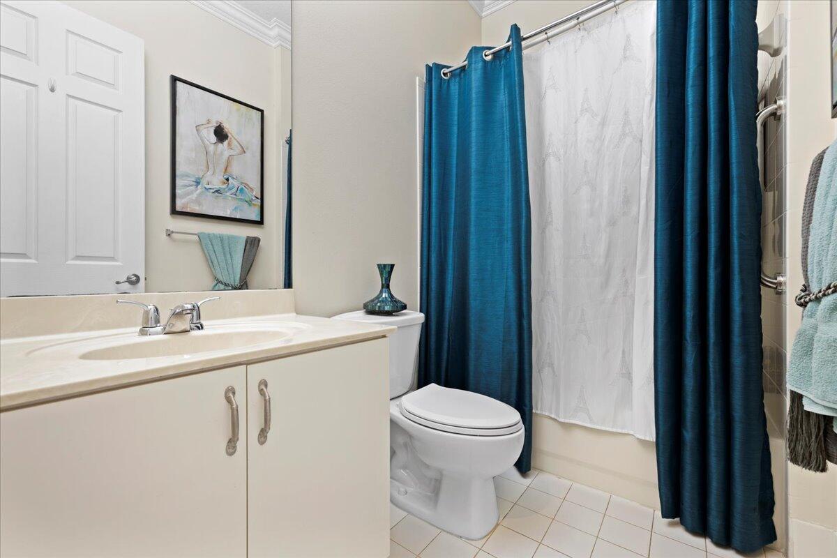 11212 Cobblefield Road Wellington, FL 33449 - Photo 17 of 55 Downstair Bathroom