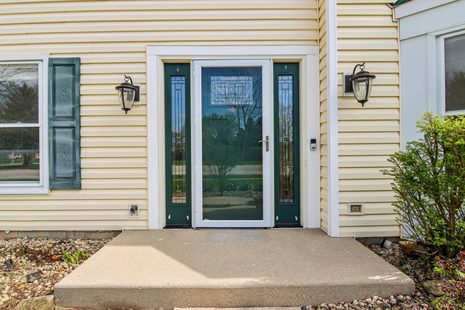 865 Cimarron Drive Cary, IL 60013 - Photo 2 of 53