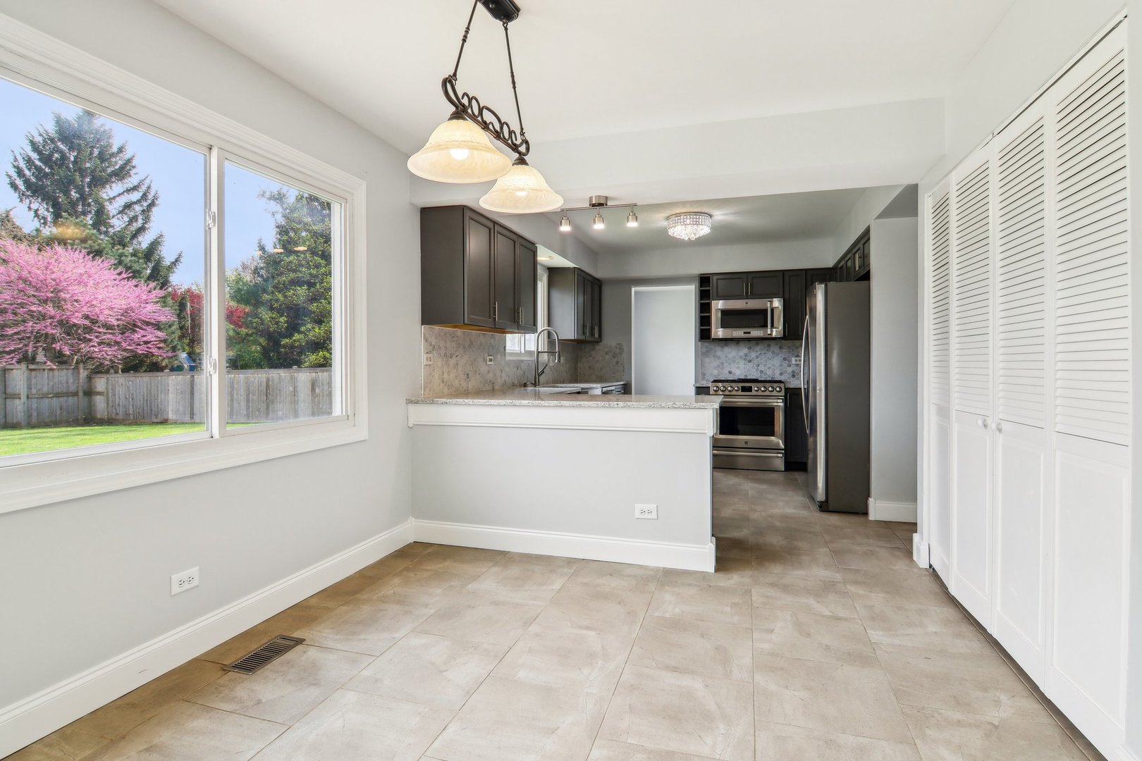 865 Cimarron Drive Cary, IL 60013 - Photo 9 of 53