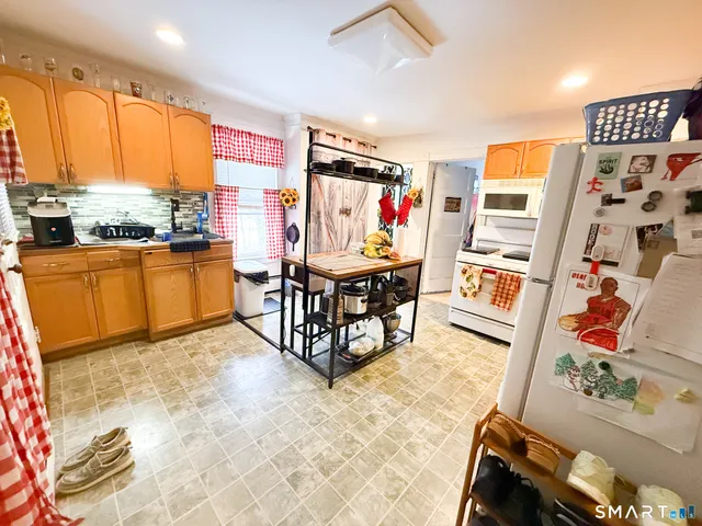 $399,999 | 111 Long Hill Avenue, Shelton, CT 06484