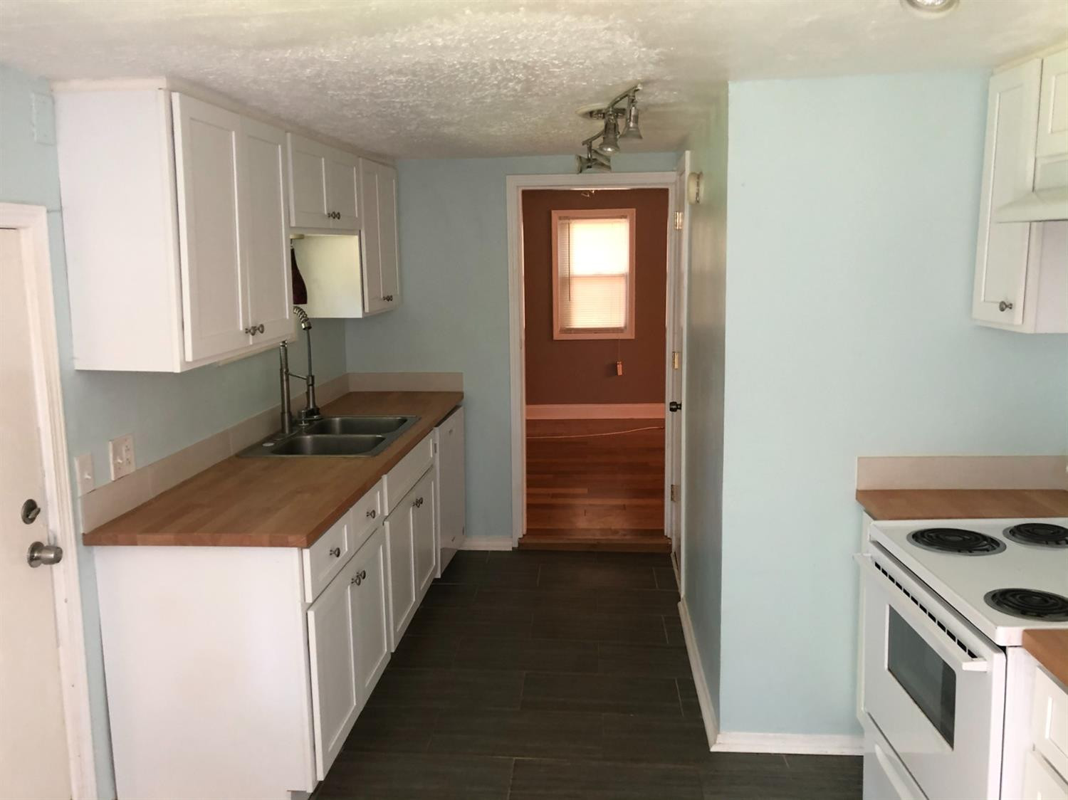 1105 Texaco Road Lexington, KY 40508 - Photo 3 of 11 Photo 3