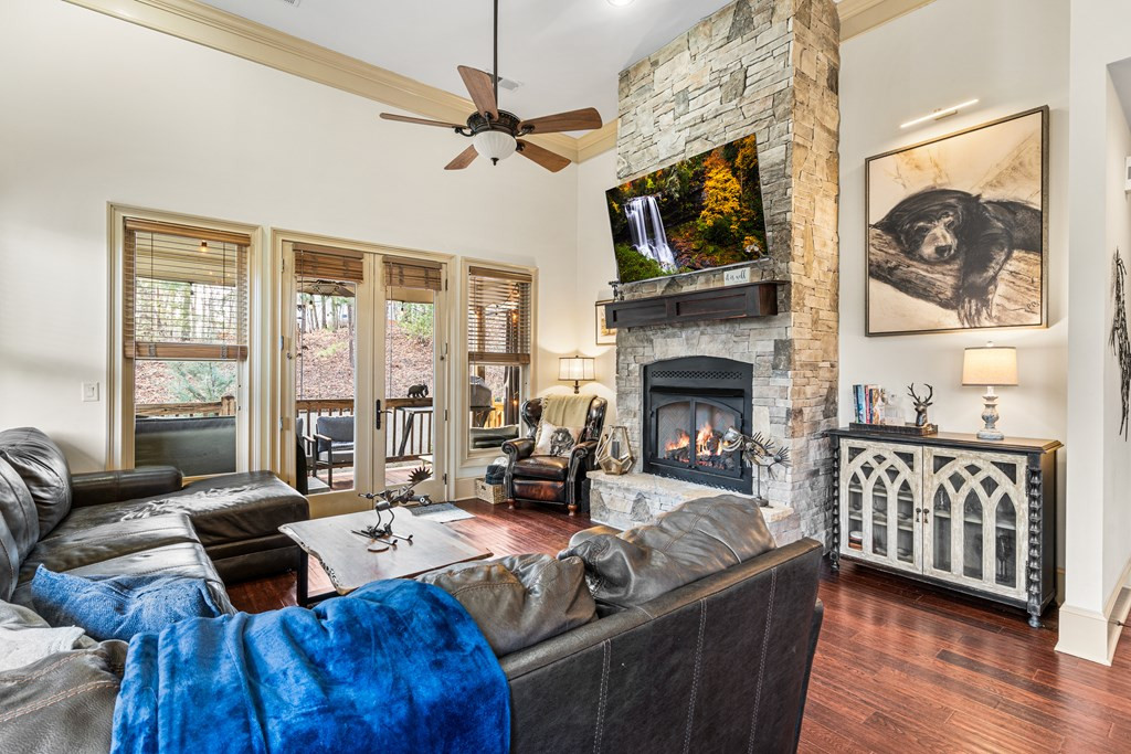 476 Licklog Ridge, Unit 32 Hayesville, NC 28904 - Photo 17 of 45 Great Room
