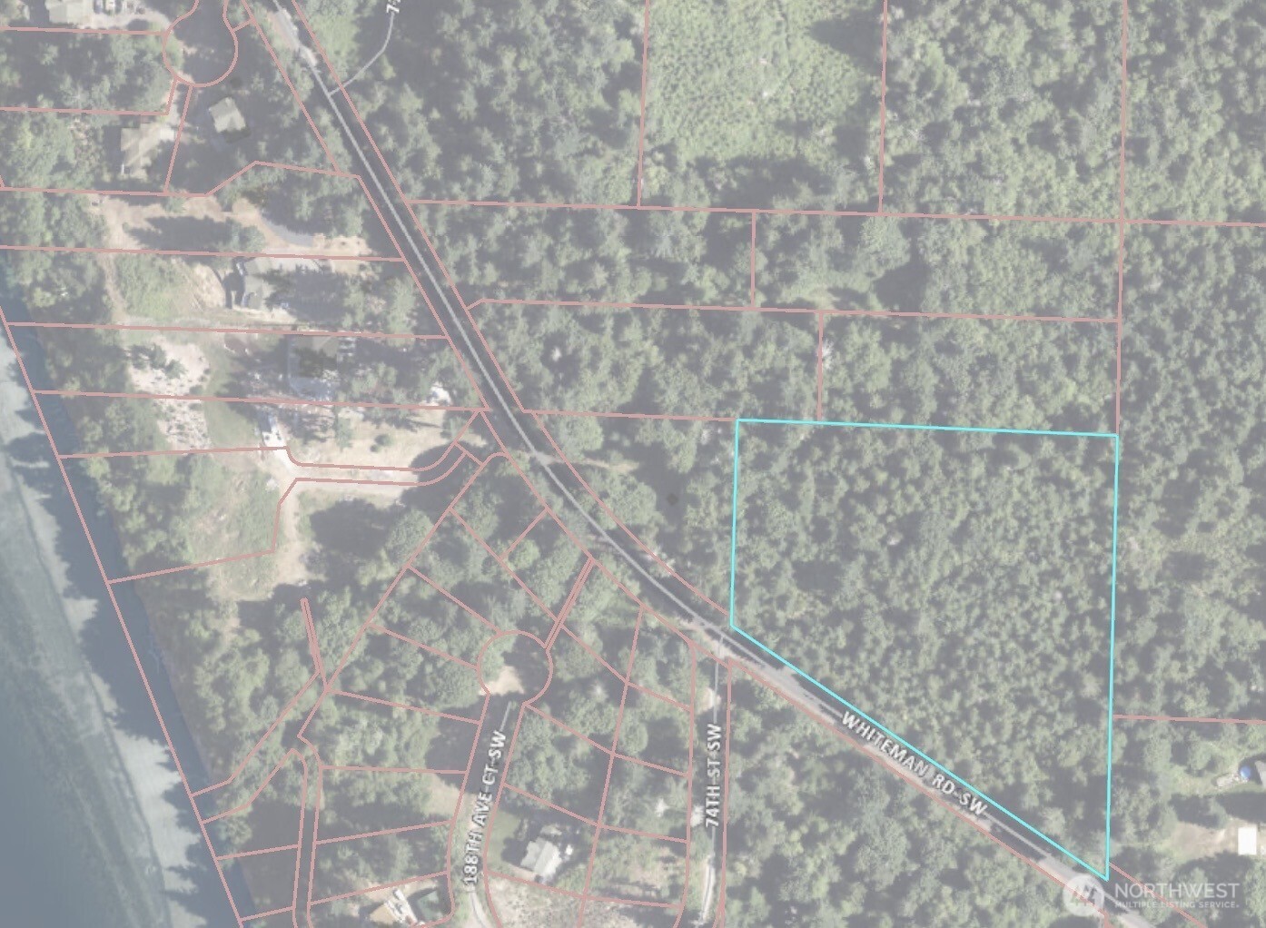 7515 Whiteman Road Southwest Longbranch, WA 98351 - Photo 17 of 18 a bathroom with a bathtub