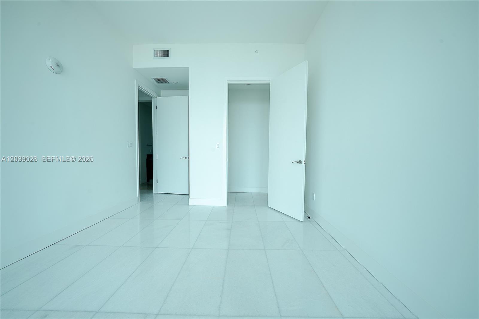 175 Southeast 25th Road, Unit 2704 Miami, FL 33129 - Photo 24 of 26