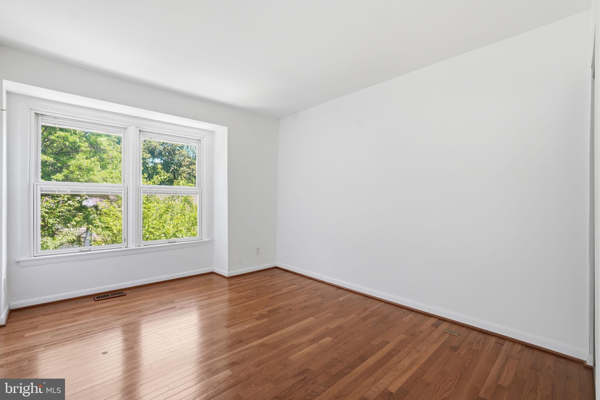 1609 Oak Spring Way Reston, VA 20190 - Photo 30 of 50