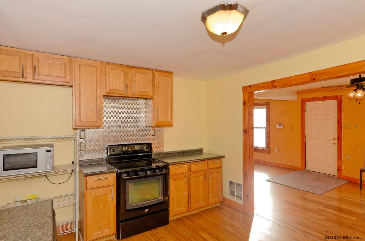 486 Bradford Road Schenectady, NY 12304 - Photo 11 of 25 Photo 11