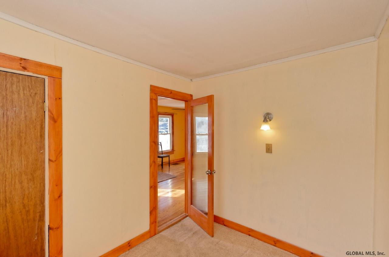 486 Bradford Road Schenectady, NY 12304 - Photo 13 of 25 Photo 13