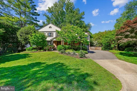 $1,490,000 | 6 Old Stage Court, Rockville, MD 20852