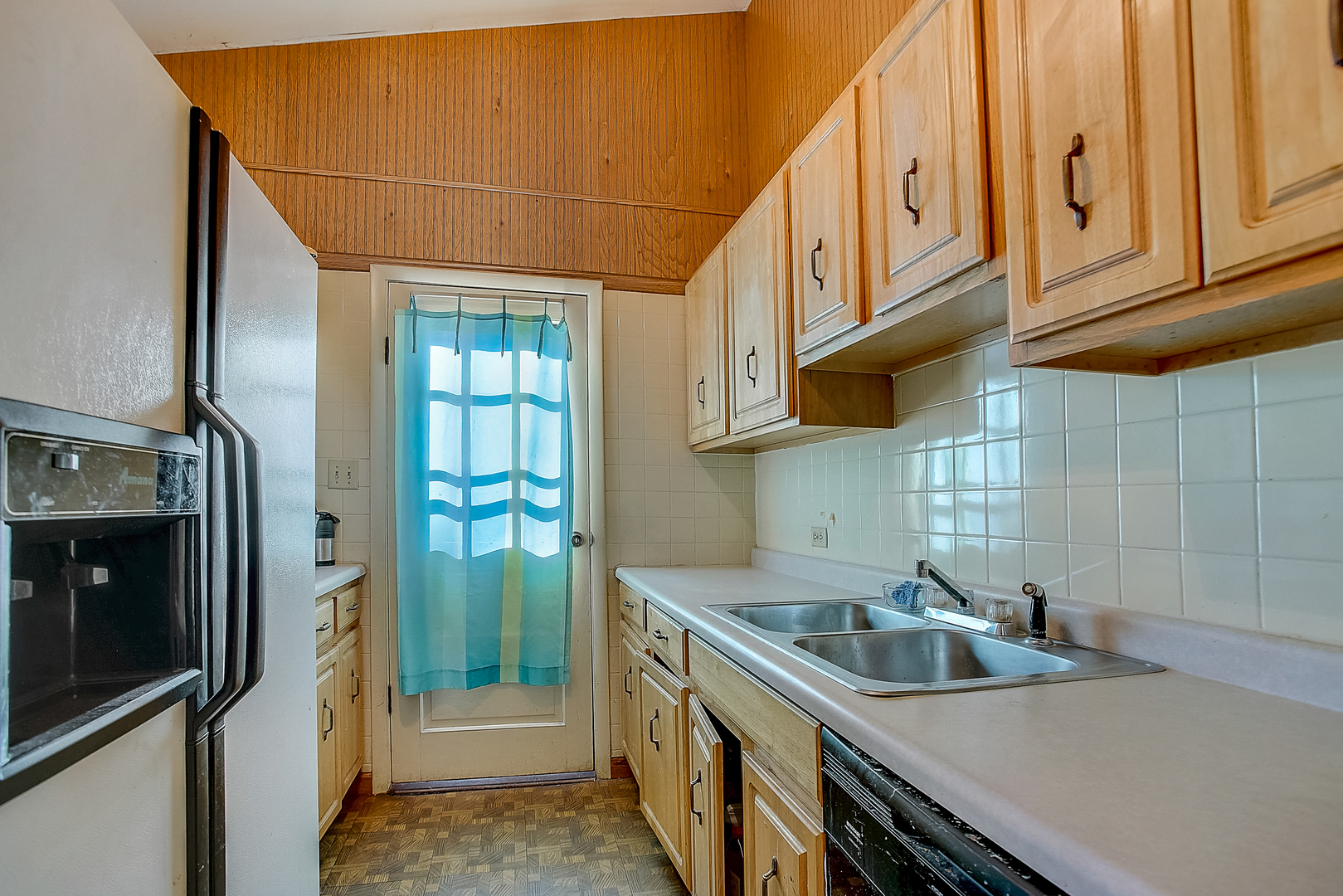 1014 Oak Ridge Road Carpentersville, IL 60110 - Photo 12 of 36 Gallery Image 12