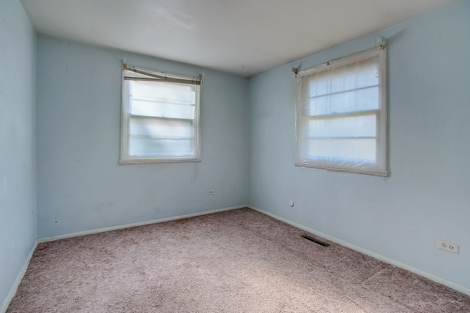 1014 Oak Ridge Road Carpentersville, IL 60110 - Photo 23 of 36 Gallery Image 23