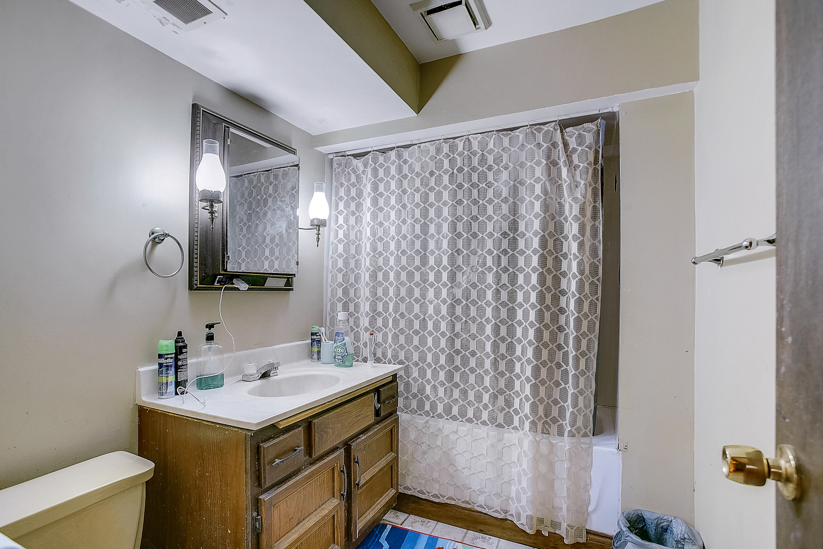 1014 Oak Ridge Road Carpentersville, IL 60110 - Photo 27 of 36 Gallery Image 27