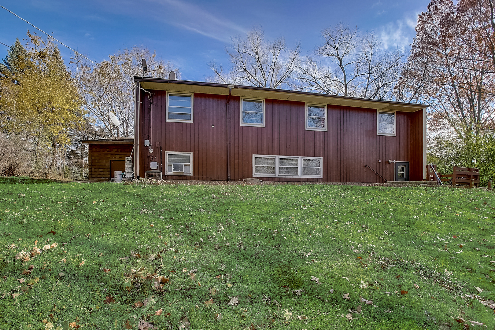 1014 Oak Ridge Road Carpentersville, IL 60110 - Photo 35 of 36 Gallery Image 35
