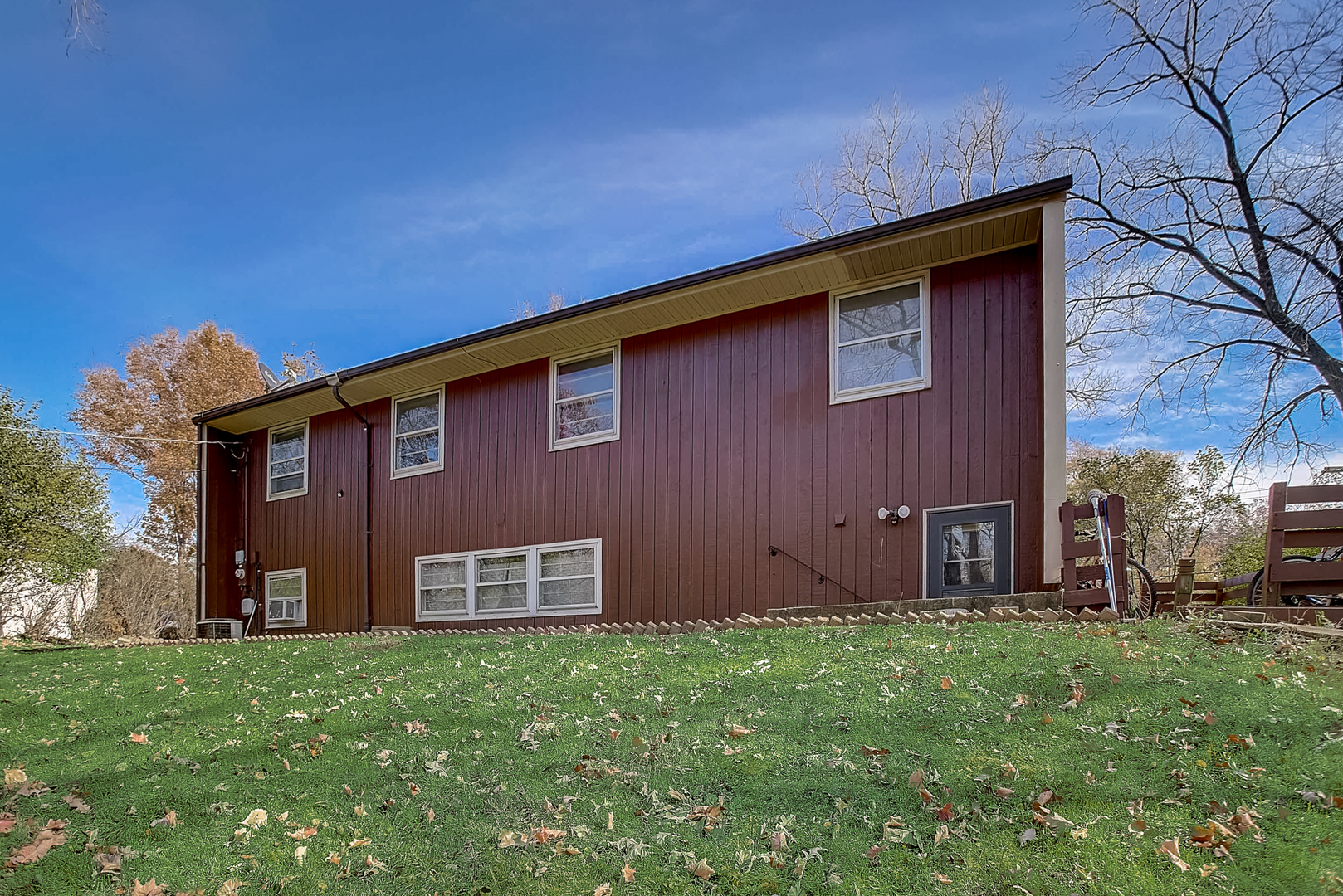 1014 Oak Ridge Road Carpentersville, IL 60110 - Photo 36 of 36 Gallery Image 36