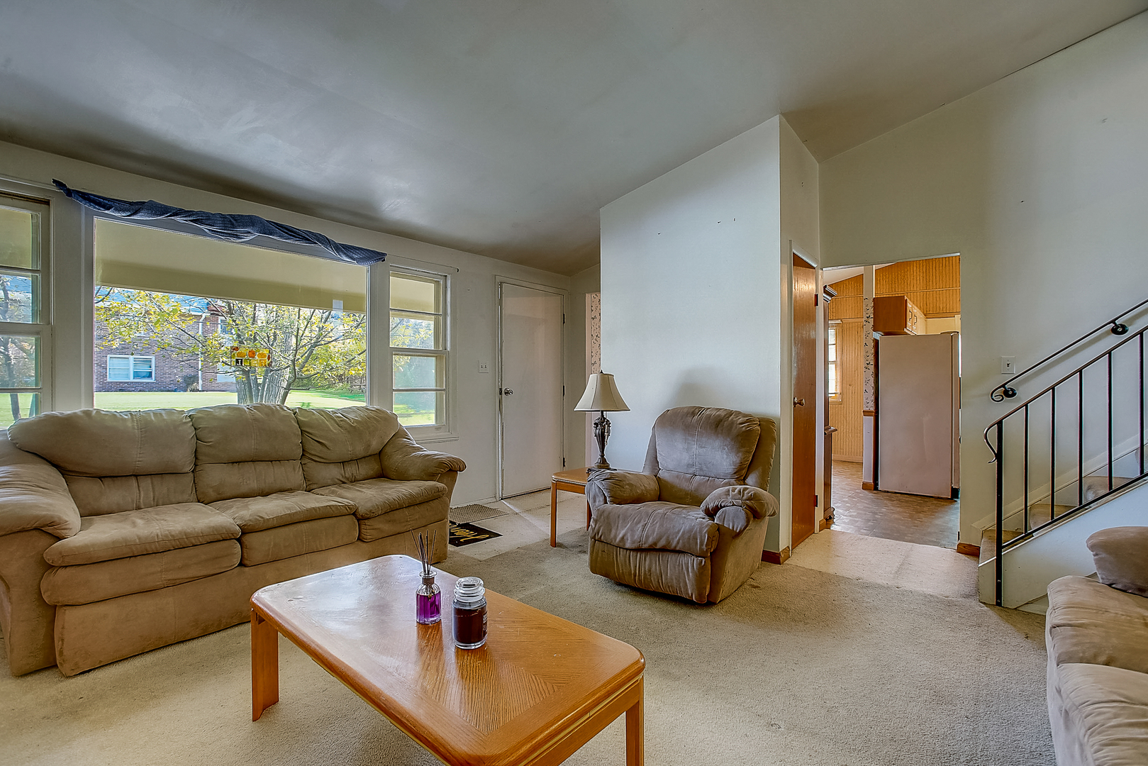 1014 Oak Ridge Road Carpentersville, IL 60110 - Photo 6 of 36 Gallery Image 6