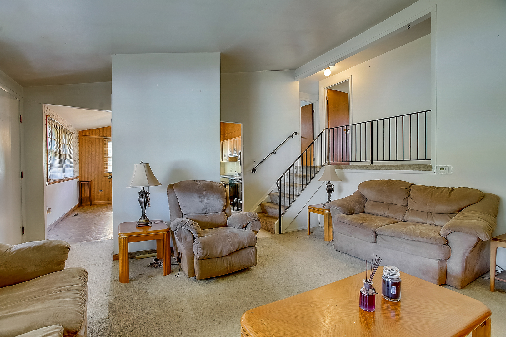 1014 Oak Ridge Road Carpentersville, IL 60110 - Photo 7 of 36 Gallery Image 7