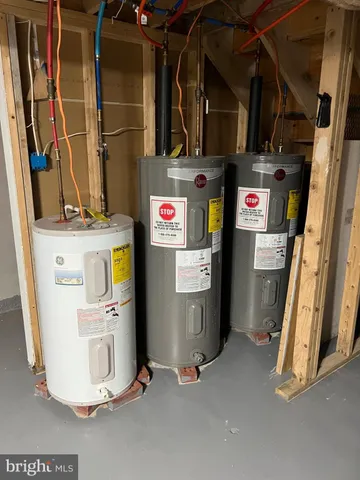 a view of utility room