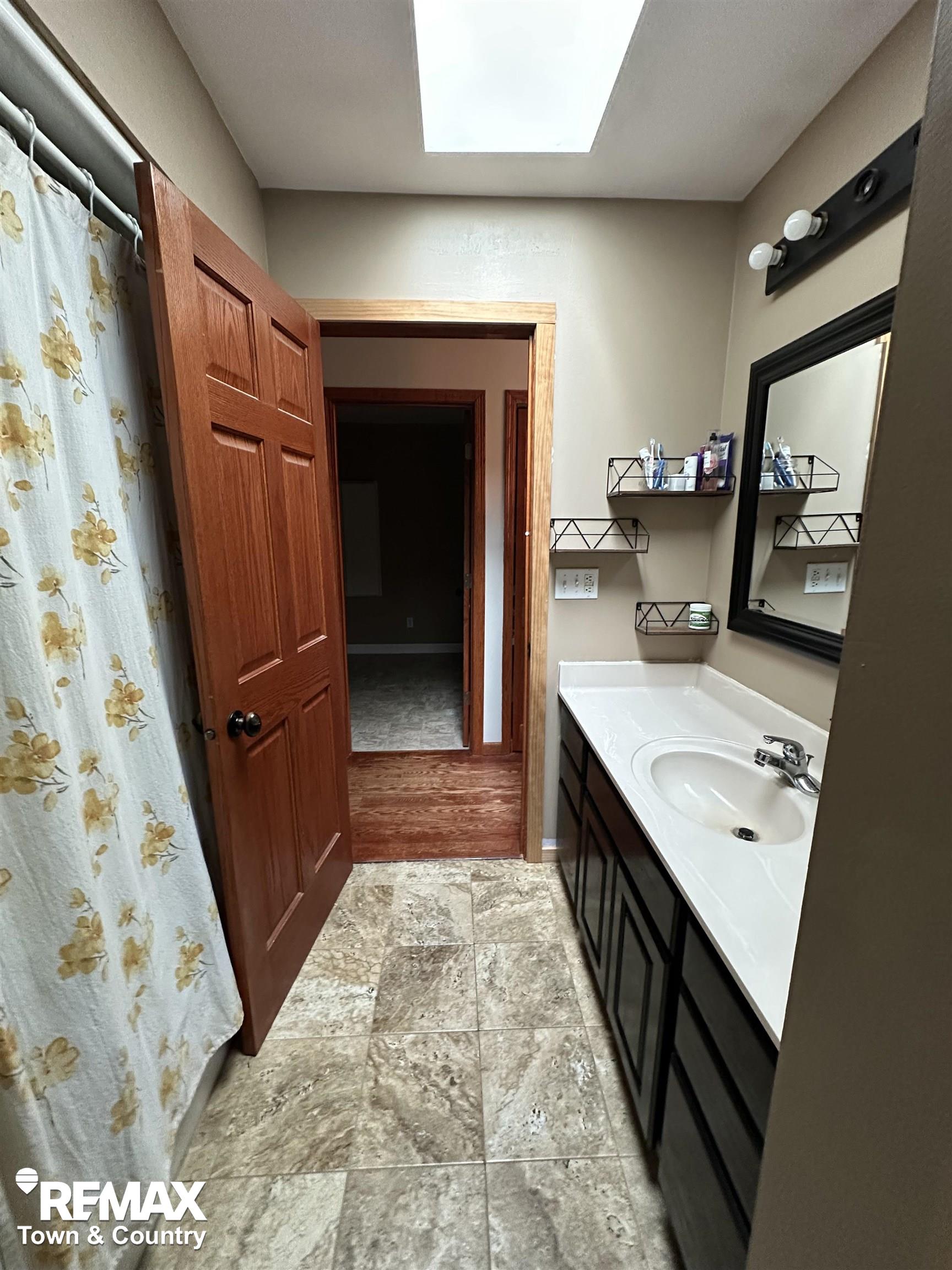 6484 Kelly Road Flushing, MI 48433 - Photo 12 of 37 50163162-90828dd9-ea87-49a1-a11a-606738513d5a.JPG