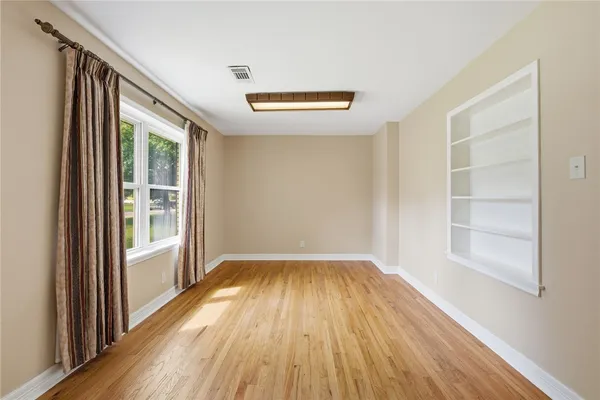 $325,000 | 806 Mary Lake Drive, Bryan, TX 77802