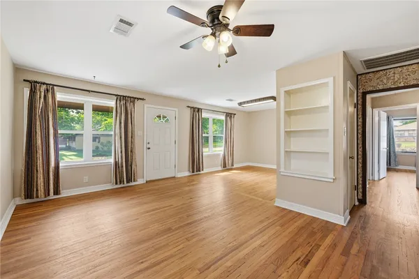 $325,000 | 806 Mary Lake Drive, Bryan, TX 77802