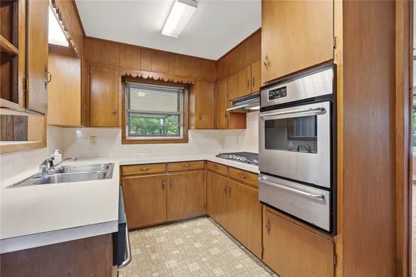 $325,000 | 806 Mary Lake Drive, Bryan, TX 77802