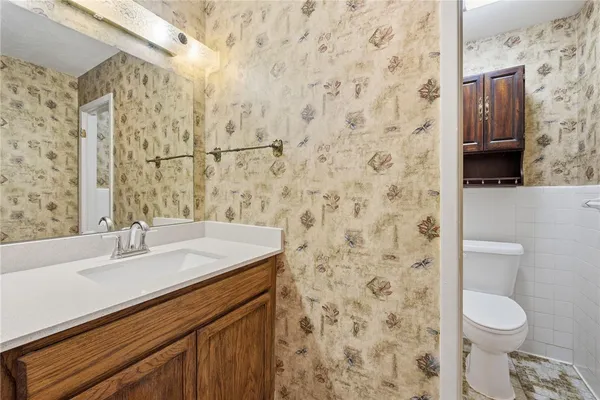 $325,000 | 806 Mary Lake Drive, Bryan, TX 77802
