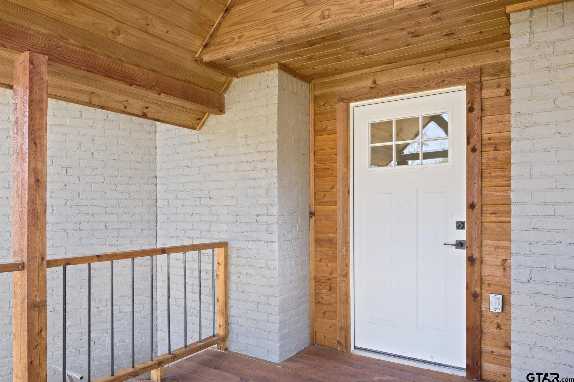 306 Quitman Street Pittsburg, TX 75686 - Photo 24 of 31 a view of front door
