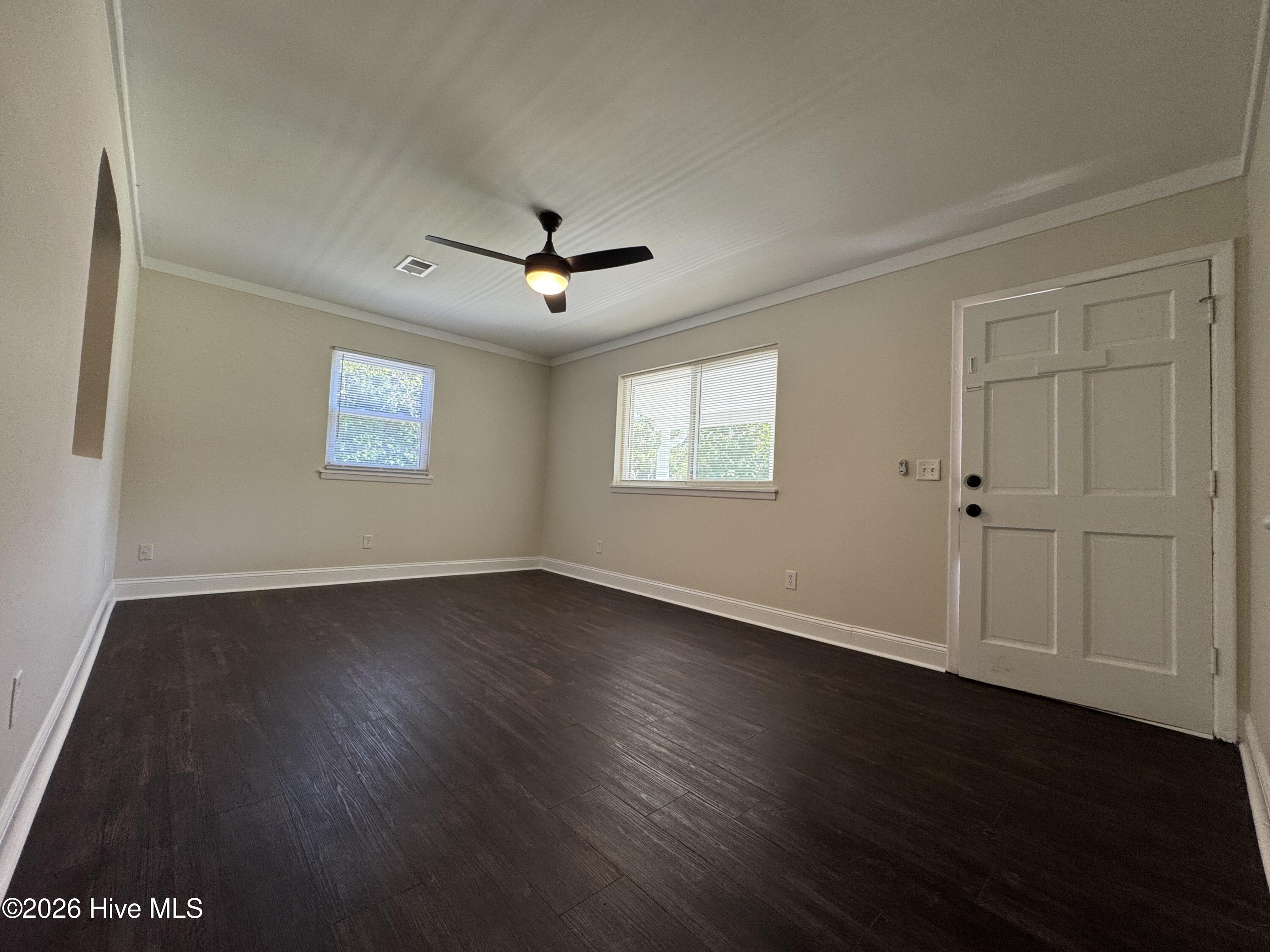 317 Covington Road Wilmington, NC 28409 - Photo 2 of 17