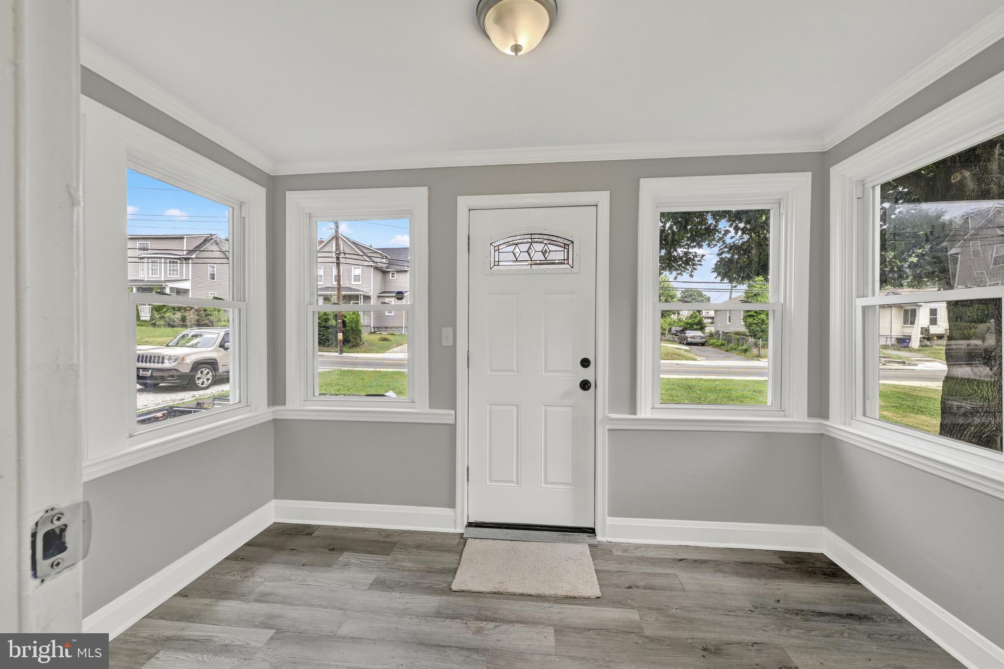 6022 Old Harford Road Baltimore, MD 21214 - Photo 2 of 31 Foyer