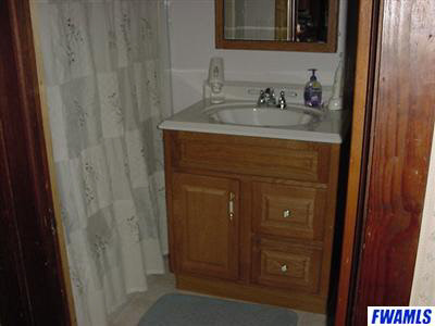 322 West Oak Street Butler, IN 46721 - Photo 8 of 10