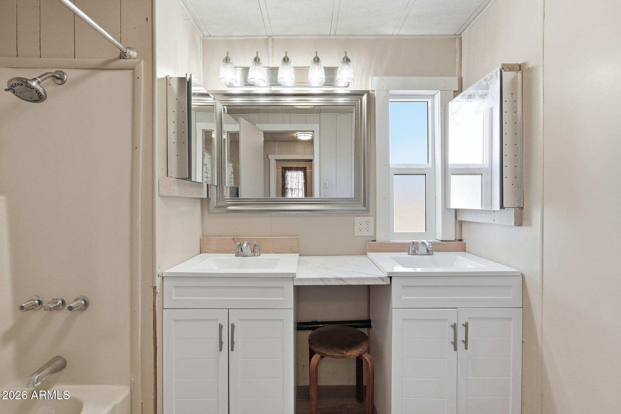 24 West Circle Mountain Road New River, AZ 85087 - Photo 15 of 42 Bath 1