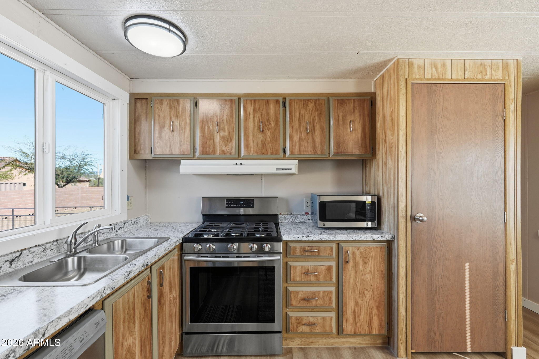24 West Circle Mountain Road New River, AZ 85087 - Photo 5 of 42 Kitchen