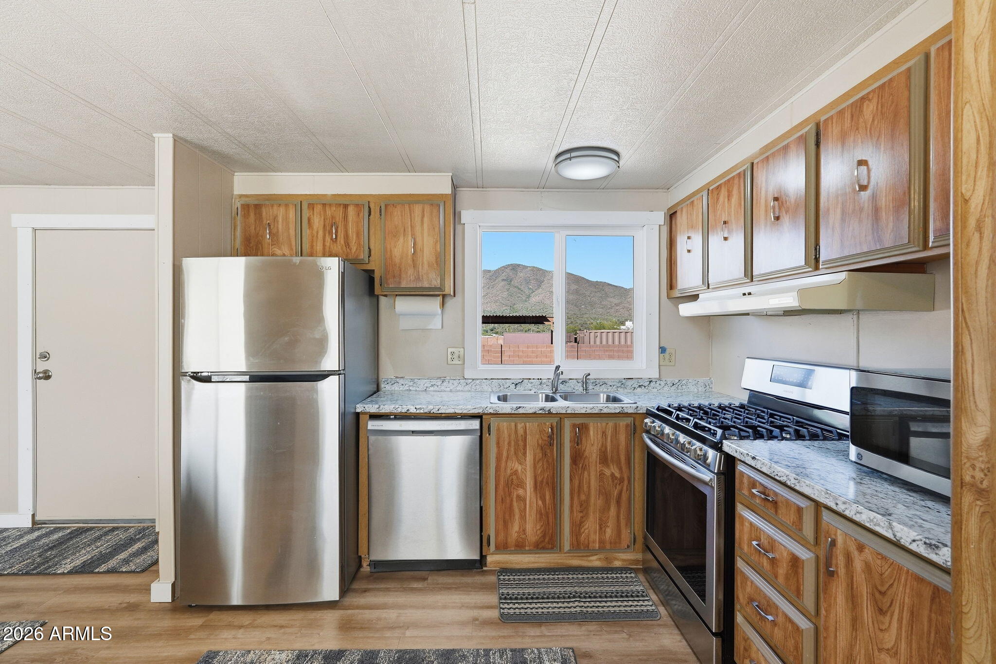 24 West Circle Mountain Road New River, AZ 85087 - Photo 7 of 42 Kitchen
