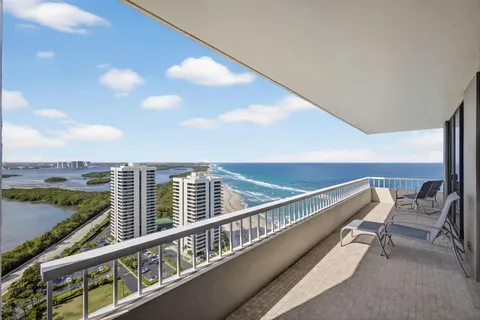 $1,200,000 | 5510 North Ocean Drive, Unit 26C, Singer Island, FL 33404