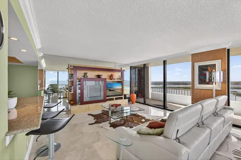 $1,200,000 | 5510 North Ocean Drive, Unit 26C, Singer Island, FL 33404