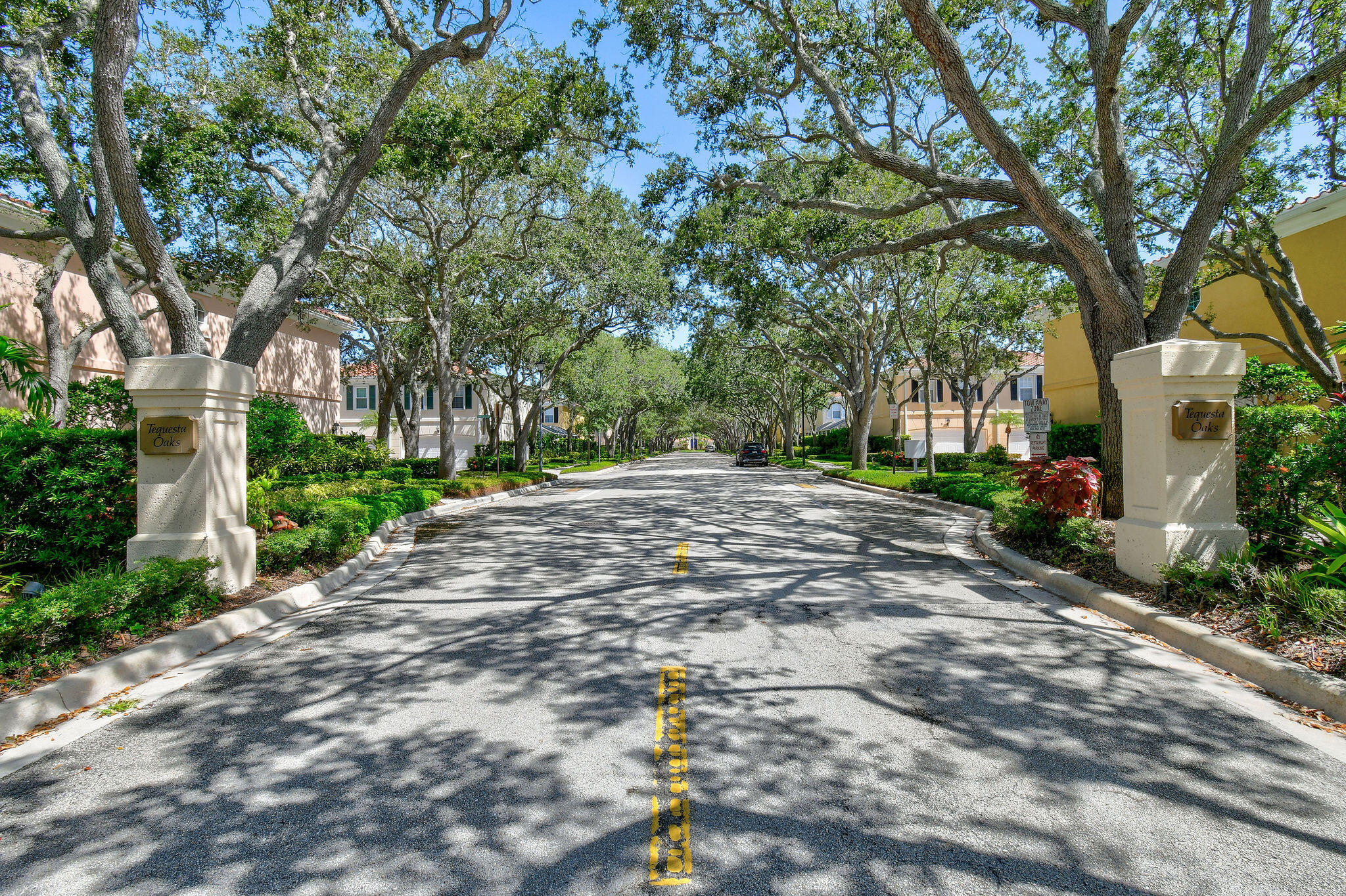 59LiveOakCircle(3)Entrance