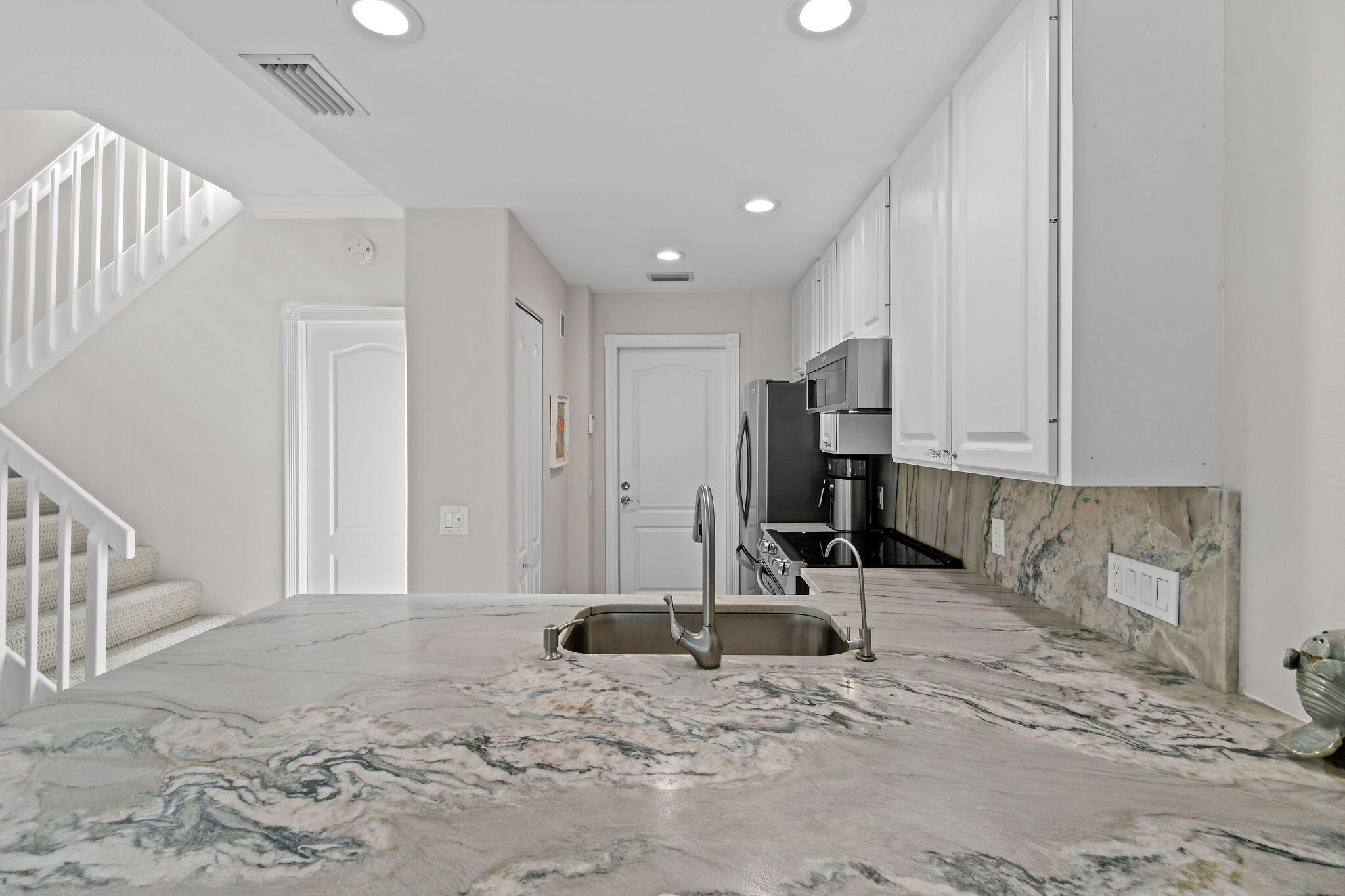 59 Live Oak Circle Tequesta, FL 33469 - Photo 11 of 35 59LiveOakCircle(23)Kitchen
