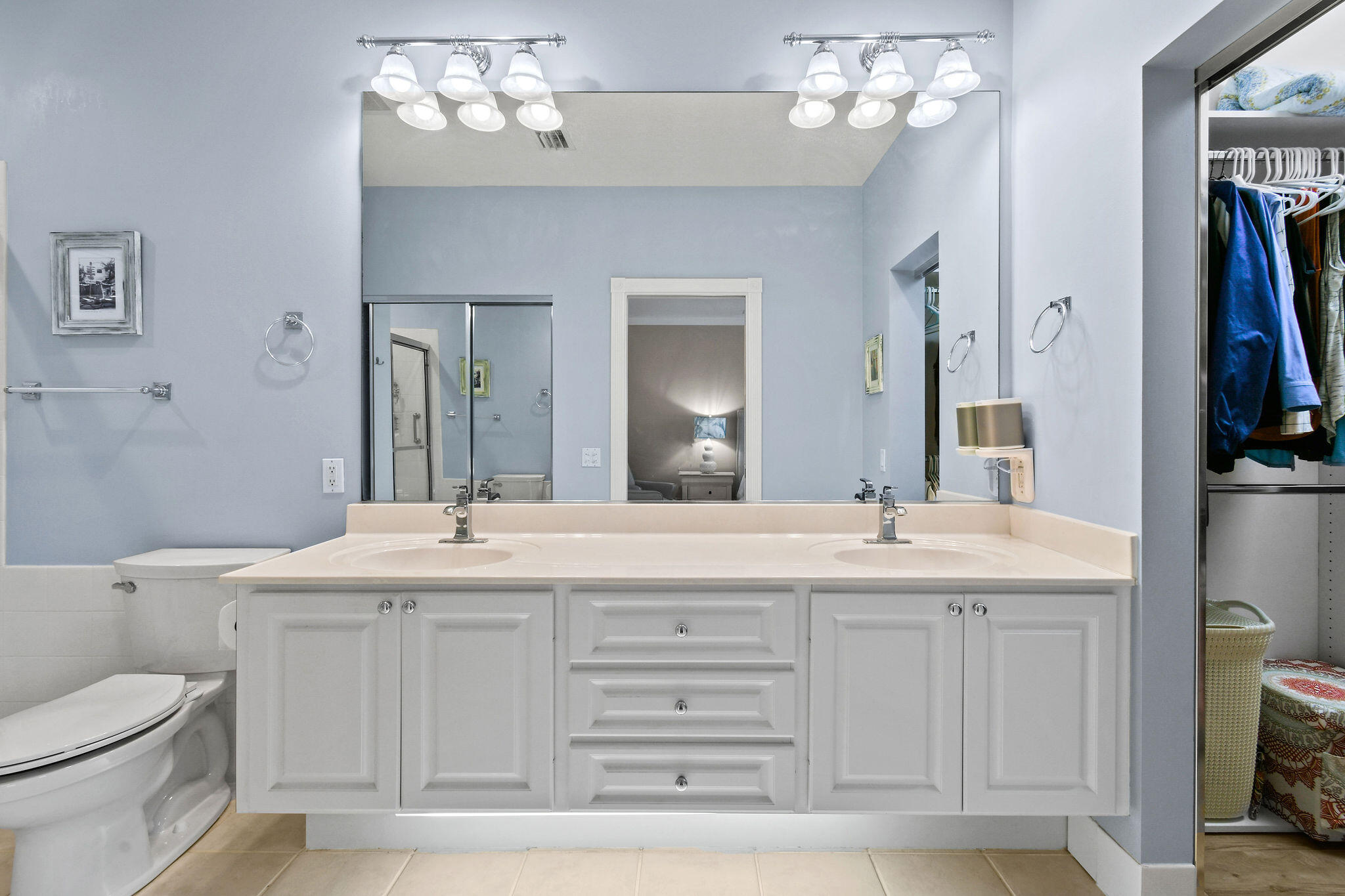 59 Live Oak Circle Tequesta, FL 33469 - Photo 19 of 35 59LiveOakCircle(38)Master bath