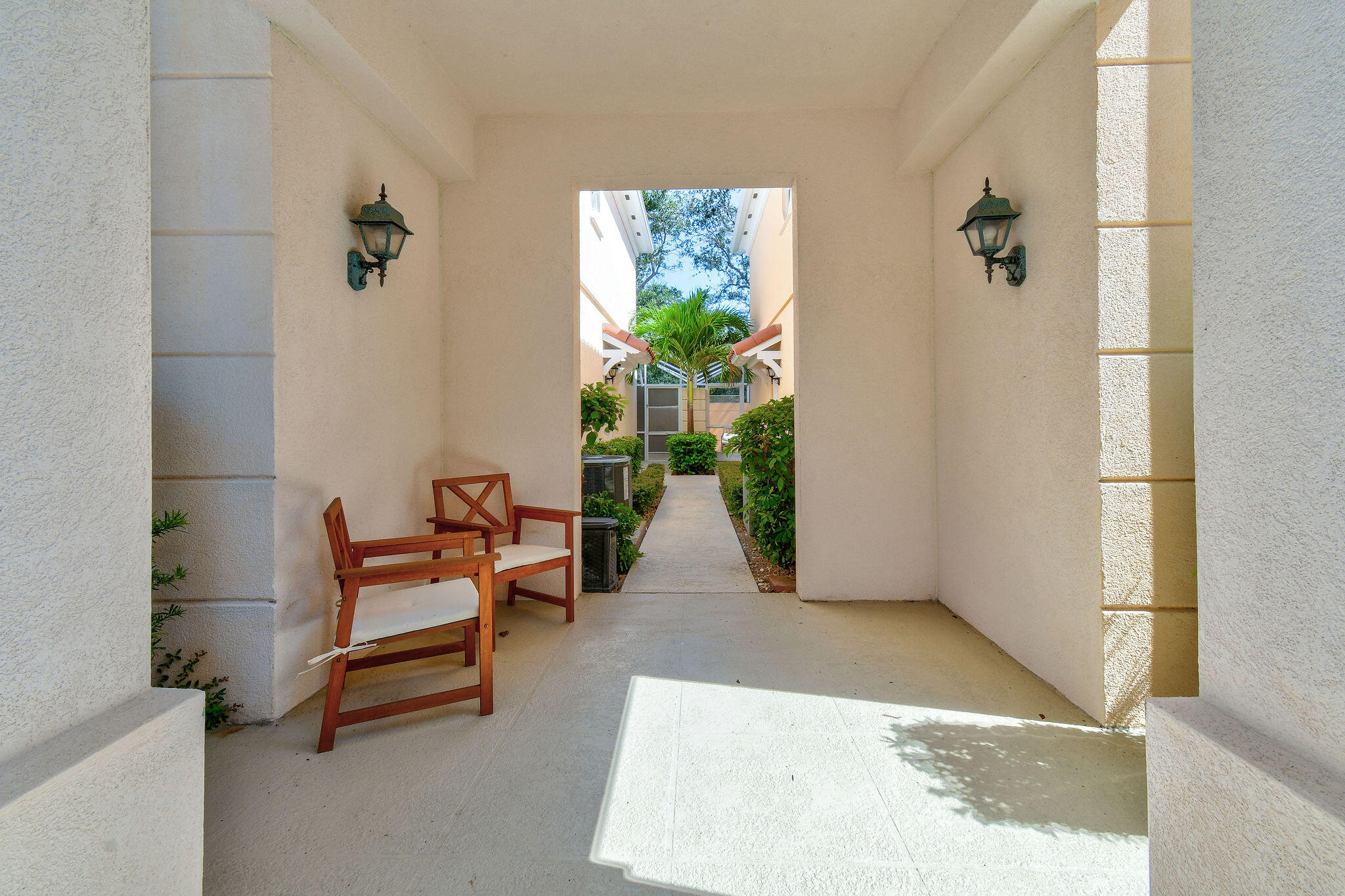 59 Live Oak Circle Tequesta, FL 33469 - Photo 3 of 35 59LiveOakCircle(9)Front Walkway