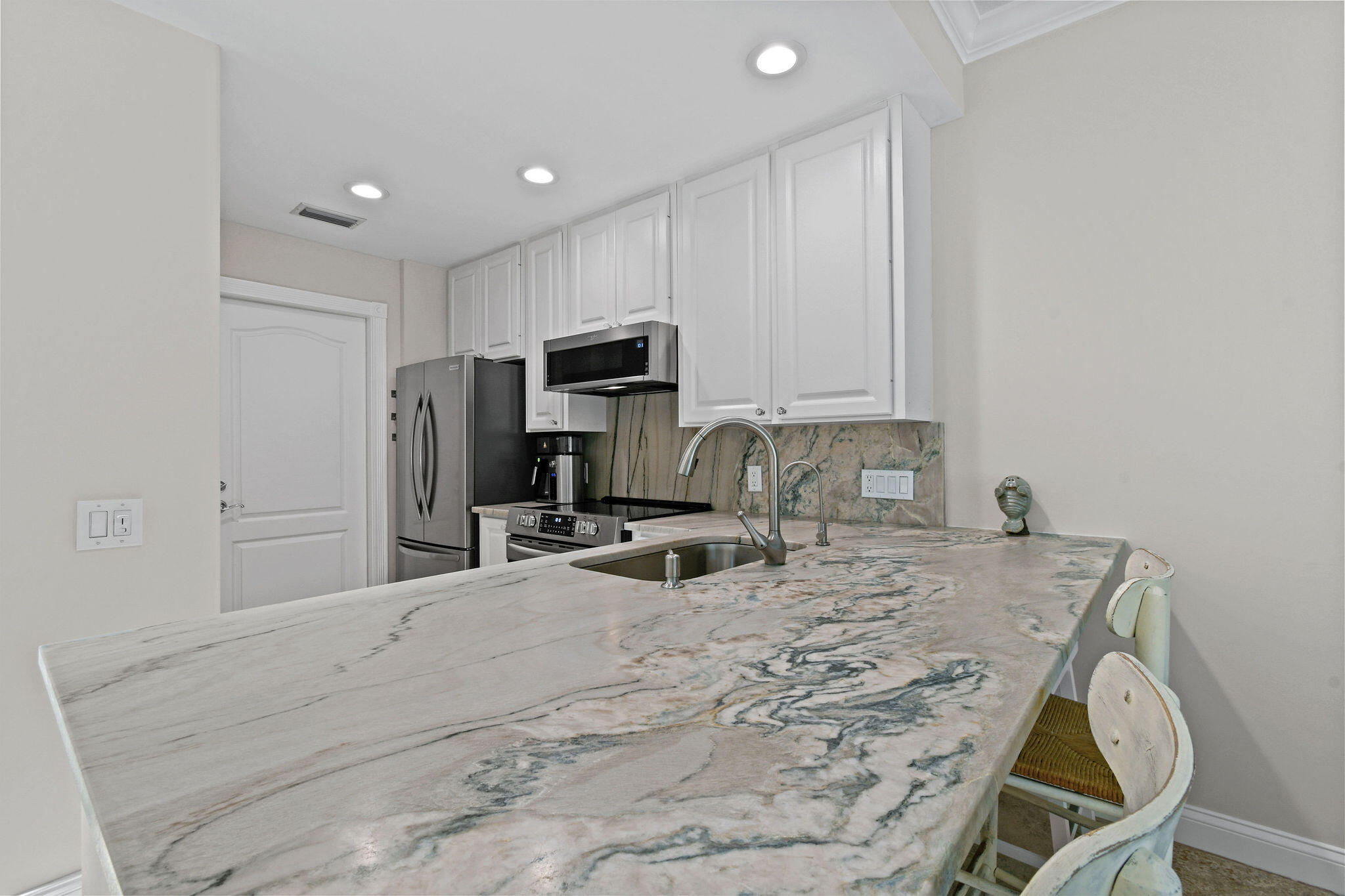 59 Live Oak Circle Tequesta, FL 33469 - Photo 10 of 35 59LiveOakCircle(22)Brazillian Quartzite