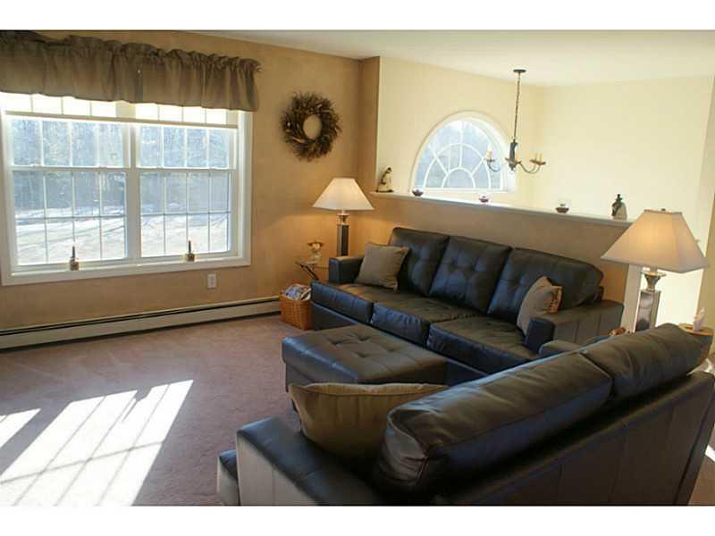 47 Miller Road Hampden, ME 04444 - Photo 11 of 35 Living Room.