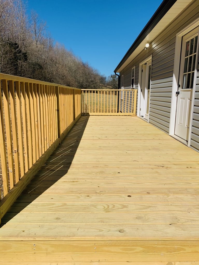 2302 Dry Prong Road Mulberry, TN 37359 - Photo 3 of 10 a view of balcony and ocean