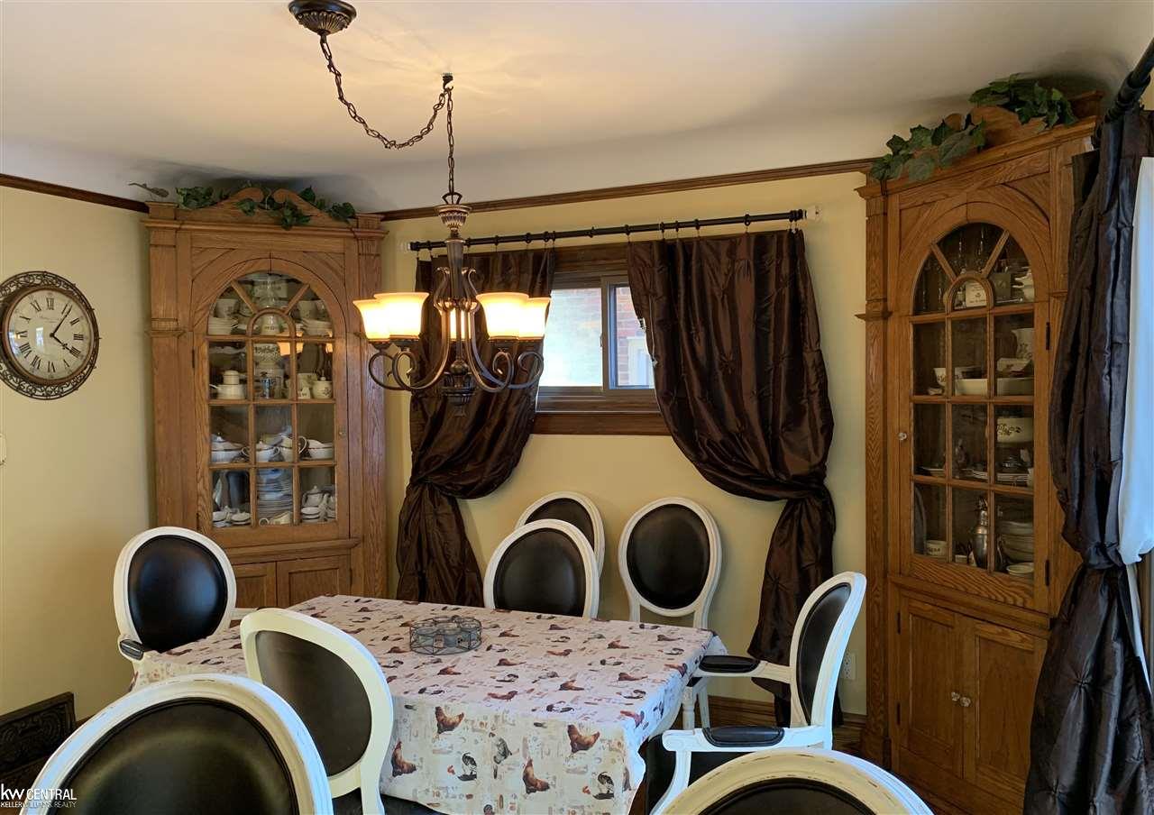 428 Cloverly Road Grosse Pointe, MI 48236 - Photo 9 of 51 Dining Room 2