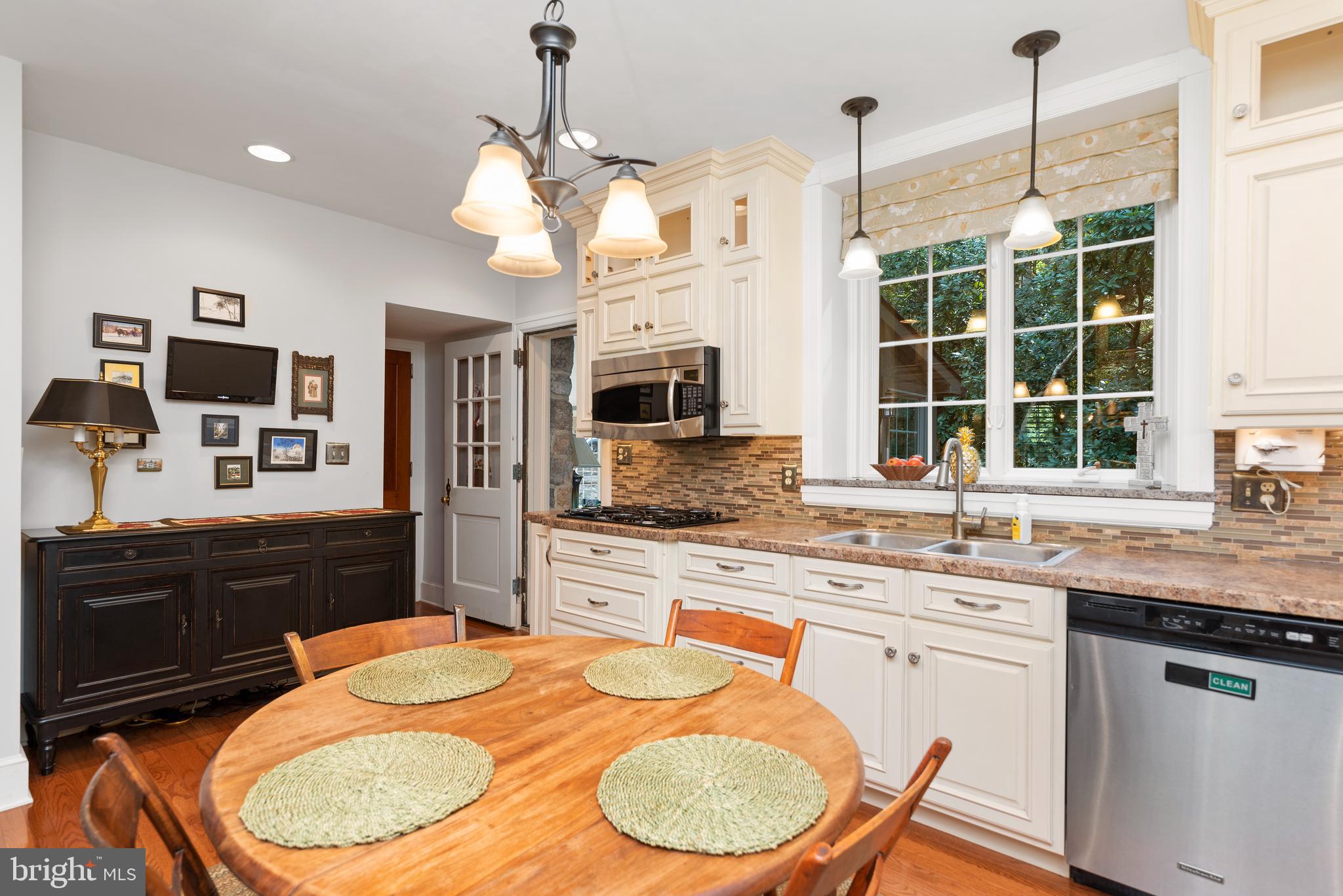 10108 Golf Course Road Fayetteville, PA 17222 - Photo 32 of 50 Kitchen