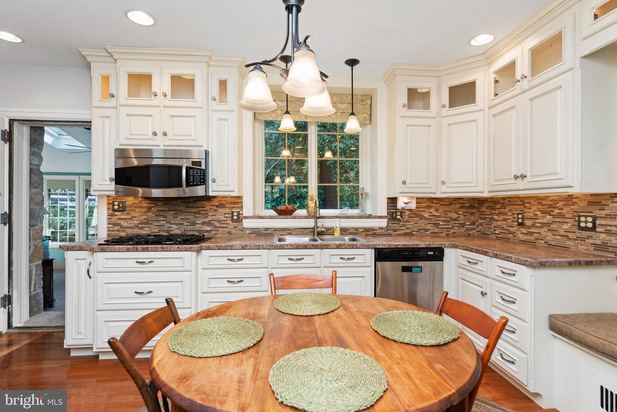 10108 Golf Course Road Fayetteville, PA 17222 - Photo 33 of 50 Kitchen