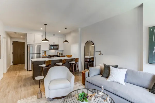 $2,370 | 270 Hennepin Avenue, Unit 421, Minneapolis, MN 55401