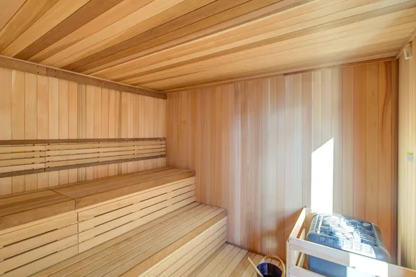 $2,370 | 270 Hennepin Avenue, Unit 421, Minneapolis, MN 55401