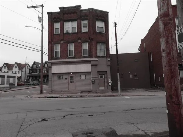 $12,000 | 910 Chartiers Avenue, McKees Rocks, PA 15136